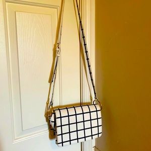 Crossbody black and white bag